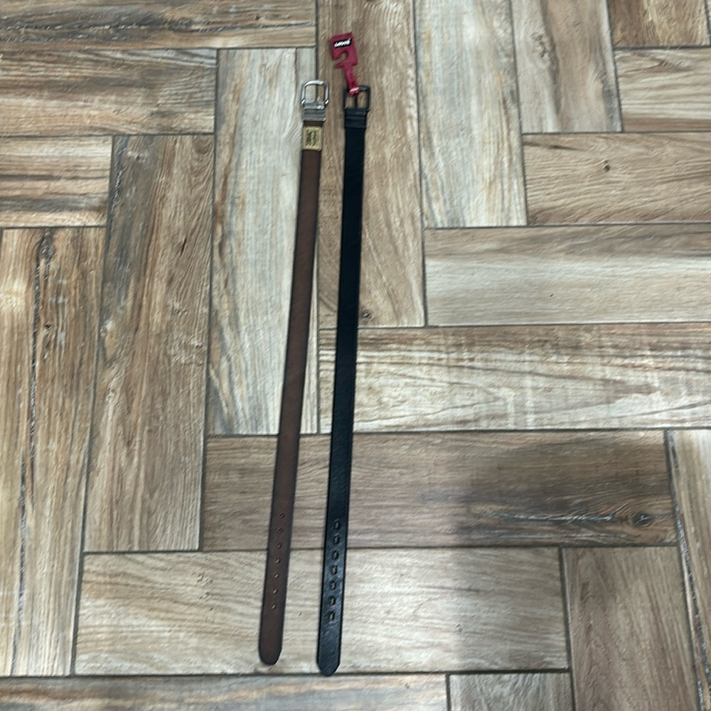 Levi’s reversible. Black brown leather silver belt medium 26-28